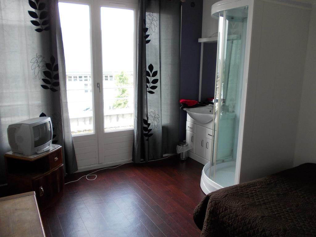 Hotel Moderne Viré Habitación foto