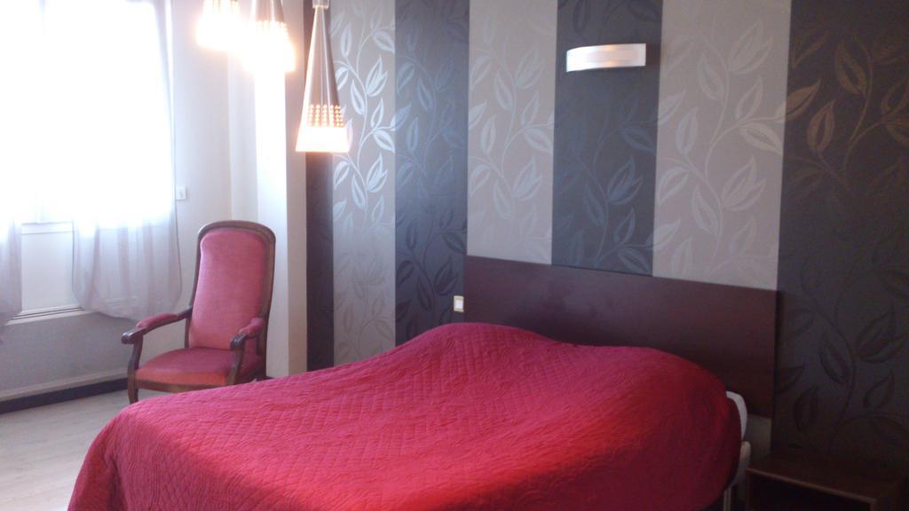 Hotel Moderne Viré Habitación foto