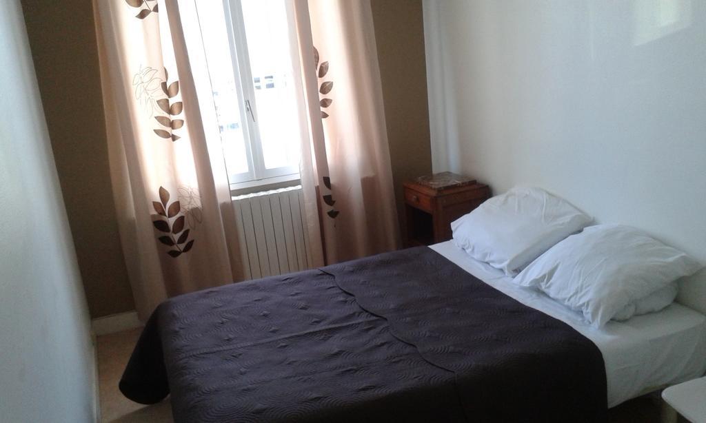 Hotel Moderne Viré Habitación foto